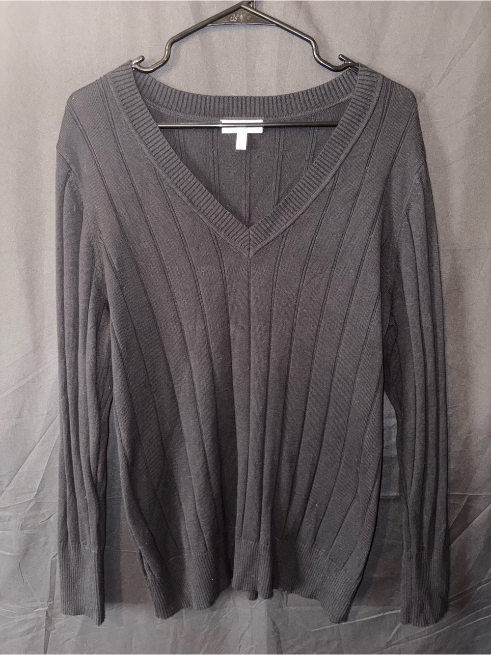 Vintage Fashion Bug Ribbed V-Neck Sweater
